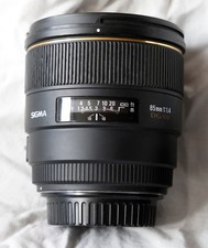 Sigma EX 85 mm F/1.4 EX DG mit Canon EF Bajonett - für tolle Portraits !