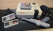 NES  + Spiel.  Nintendo Entertainment System NES & Mario Spiel.  2 Controller 