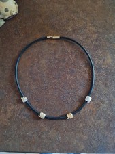 Pierre Lang Kautschuk  Halsband mit aufgest. Elefanten matt/glänzend silber/gold