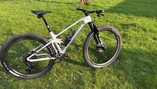 Mondraker F-PODIUM CARBON DC RR Modell 2023 mit RockShox Flight Attendant