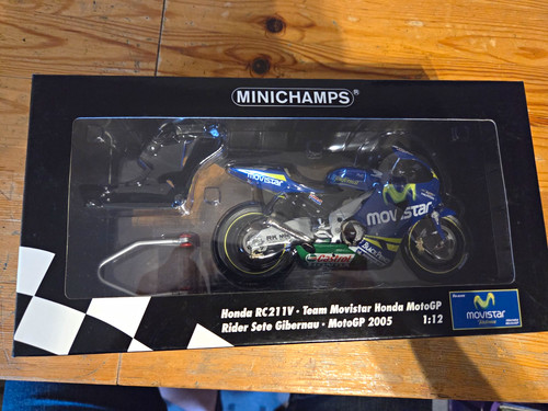 Minichamps honda rc211v motogp - rc211v,
