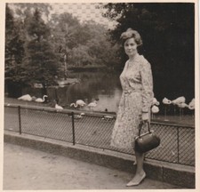 Vintage Foto Hübsche Frau in Mode Momentaufnahme 60er Jahre