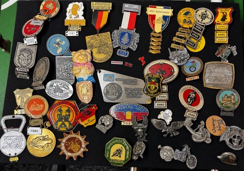 Sammlung anstecknadeln - sammlung,