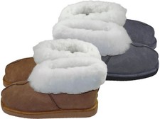 Hausschuhe aus Lammfell in 2