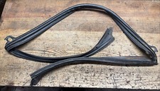 VW Golf 3, 4 Cabrio 1E0871349 Dichtung Verdeck Windschutzscheibenrahme