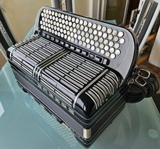 Hohner Morino Artiste VI D (Knopf Akkordeon)
