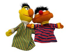 Ernie Und Bert aus der Sesamstrasse Handpuppen ca. 23cm  Plüsch