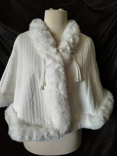 NEU*  Cape in weiß Gr. 34-60