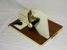 Brunner Aufschnittmaschine Vintage  Kurbel Allesschneider Deko / Sammler (1027)