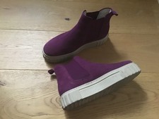 Trendige Tamaris Chelseaboot Wildleder Dunkelfuchsia/Lila/Aubergine Größe 40