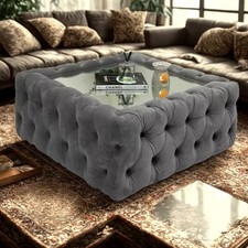 Moderner Couchtisch aus