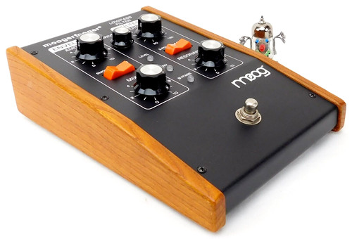 Moog moogerfooger 101 - moogerfooger, low