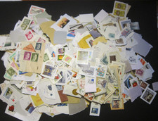 Briefmarken Karton Kiloware Alle Welt über 7 Kg auf Papier aus Sammlungsauflösun