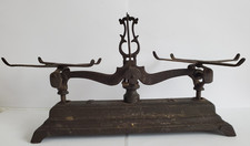 Antike Balkenwaage aus Eisen
