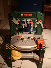  Bosch Kinder-Werkbank inkl. Akkuschrauber und Handkreissäge sehr guter Zustand.