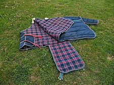 Warme stalldecke mit bauchlatz - stalldecke,