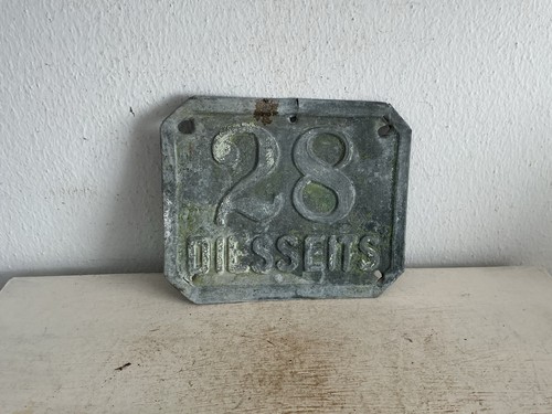 Altes blechschild hausnummer - altes,