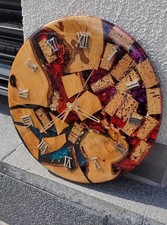 Epoxy-Wanduhr aus Olivenholz, Quarzuhrwerk und Bronzezeiger aus Metall