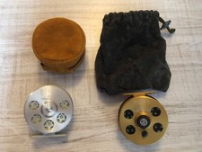 Fliegenfischen Einsteiger-Set komplett (2 Rollen, 2 Ruten, Weste + Fliegentasche