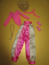 1263) SCHÖNE ORIENTALISCHE VINTAGE KLEIDUNG+SCHUHE BARBIE UA.29cm MODEPUPPEN