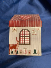 Geschenkverpackung Box Haus aus Pappe rot grau 10 x 10 x 15 cm mit Deckel