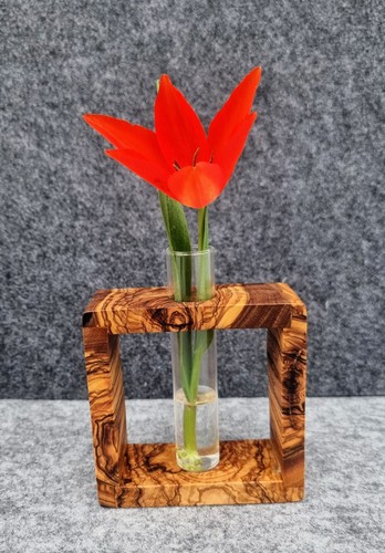Blumenvase aus olivenholz - blumenvase,