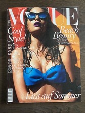 Magazin Vogue Deutschland - 07/2010 - Cameron Russell