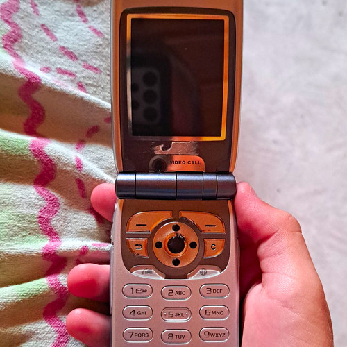 Sony ericsson z1010 klapphandy - sony,