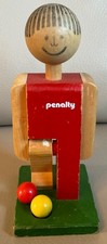 Vintage Fussballspieler Holz mit 2 Bällen  Tip Kick 70er Jahre Penalty Naef