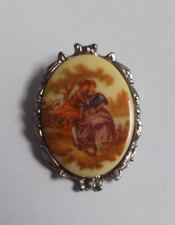 Schöne Vintage  Romantik Miniatur Porzellan Brosche Englisches Wohnzimmer