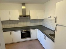 Neuwertige Einbauküche L Form mit Elektrogeräte