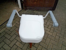 Drive Medical Toilettensitzerhöhung TSE 150 mit Armlehnen