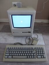 Apple Macintosh Plus mit
