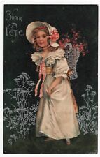 AK Kinder, Prägekarte, Mädchen im schönen Kleid, Hut und Korb mit Blumen