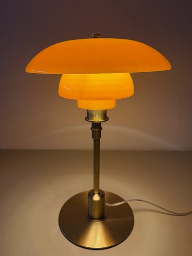 Design-Tischlampe