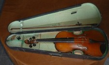 antike Geige Schuster&Co.Markneukirchen mit Klebezettel um 1900+Kofferund Bogen