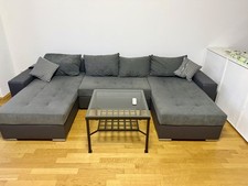 Große graue Wohnlandschaft