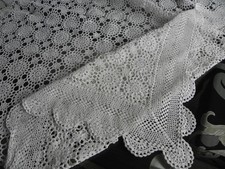 Große Häkel Tischdecke
