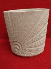 OpArt Edelstein  Bisquitporzellan Vase  Blumenvase weiß Relief oval  H.13 cm