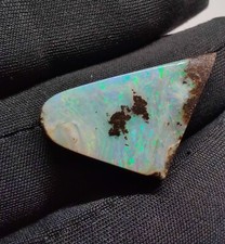 Natürlicher Boulder Opal