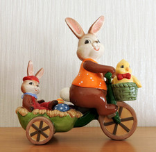 Goebel Hase auf Dreirad mit