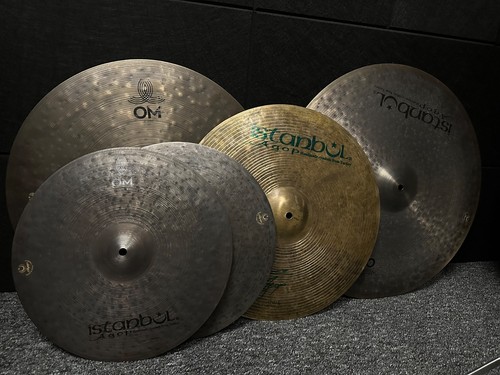 Istanbul agop signature - om,,