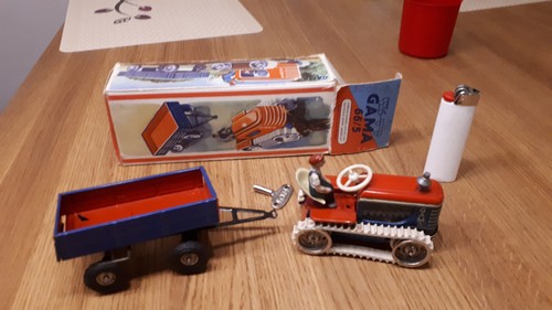 Kleiner gama traktor mit - gama,