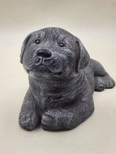 K/5  Steinfigur Hund liegend / Gartenfigur und -deko / Tierfigur