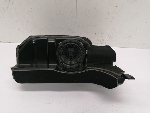 Audi subwoofer - 4b,