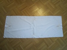 Weihnachtsdeckchen, Läufer mit Maschinenstickerei