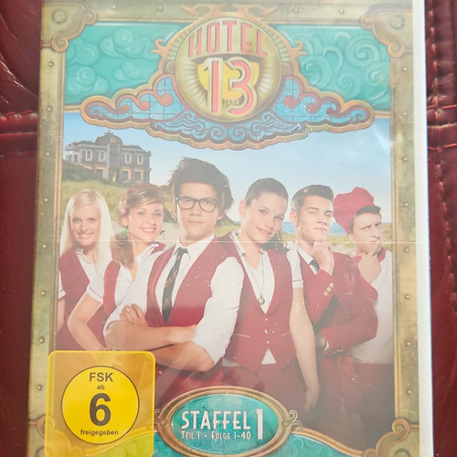 Studio 100 hotel - 13, 1
