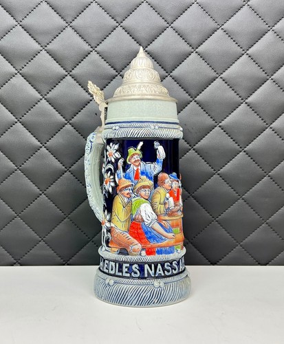 Bierkrug hoch edles - nass, aus
