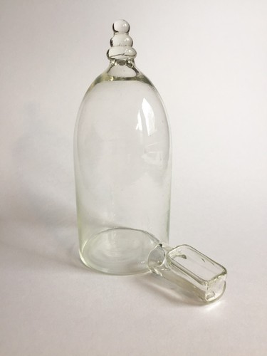 Antik tränke aus glas - antik,