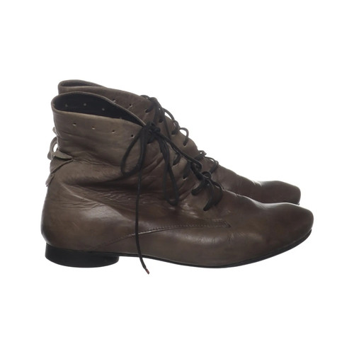 Think schnürstiefel - think!,,